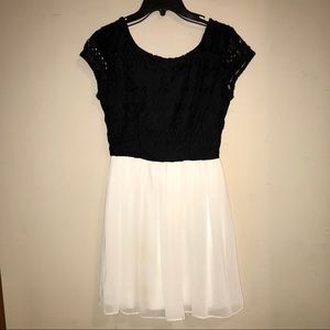 Size 5/6 black and white semi formal dress